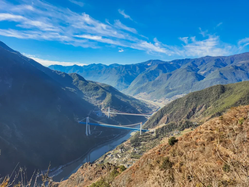หุบเขาเสือกระโจน (Tiger Leaping Gorge)